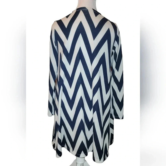 LuLaRoe Navy Chevron Caroline Cardigan - Picture 2 of 8